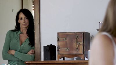 ADULTMOBILE - Sultry Reagan Foxx Has A Good Taste Of Her Gorgeous Stepdaughter Katie Kush' Wet Pussy