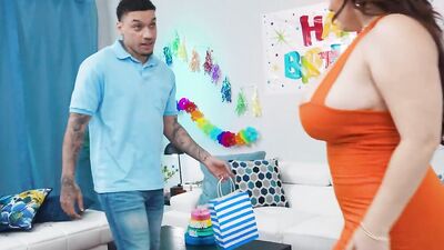 Natasha Nice - Helpful Stepmom
