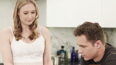 Stepmom Can Handle The Monster - Ophelia Kaan