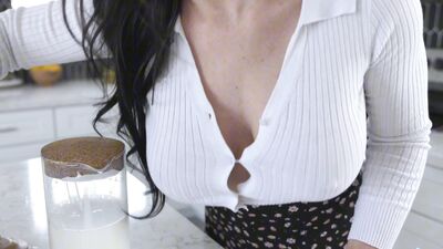 Jennifer White - Stuck On Stepmom Boobies
