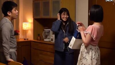 When My Little Stepsister Watched My Wife Cumming Like Crazy, She Decided To... Nao Jinguji