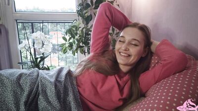 Step sister wanted a hot massage without panties