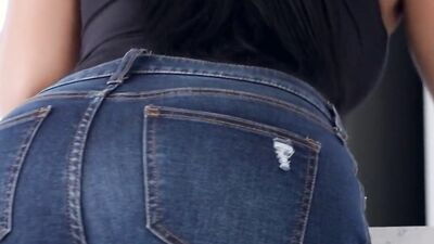 Full-Figured MILF Sheena Ryder is Excited to Spend Breeding Season with Stepson S4:E6